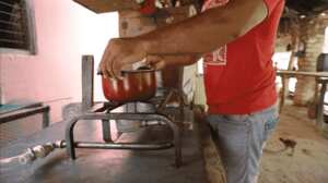 ¿Sabía del programa en Colombia que ha permitido que fincas cocinen con estiércol de vaca?