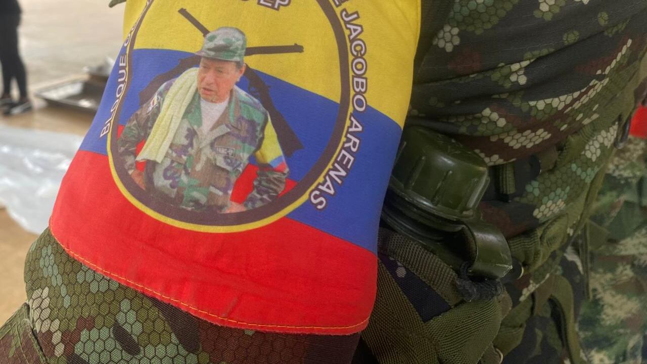 Disidencias de las FARC usaron colegio para atacar a la Policía en El Carmelo, Cauca.