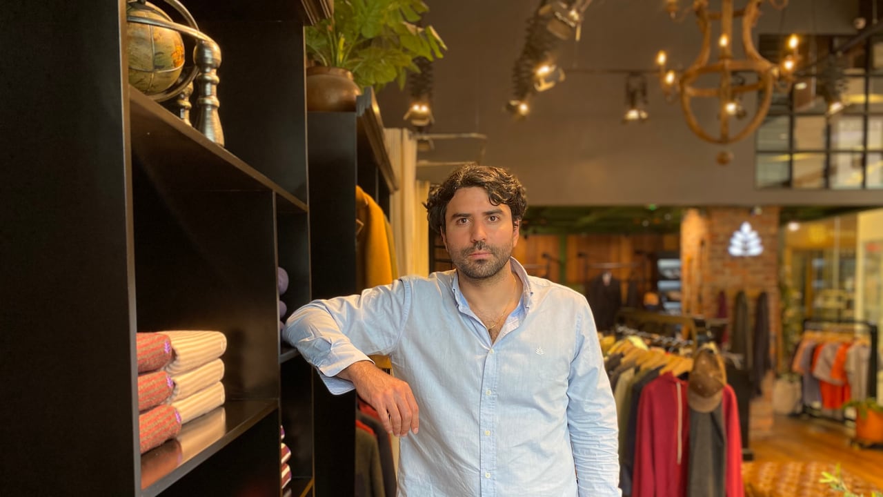 Felipe Falla es el cofundador de Whitman, un emprendimiento familiar de moda