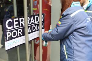 La DIAN cerró el Outlet Adidas en Bogotá