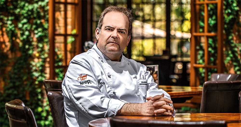 Harry Sasson en su restaurante en la 74 con novena. 