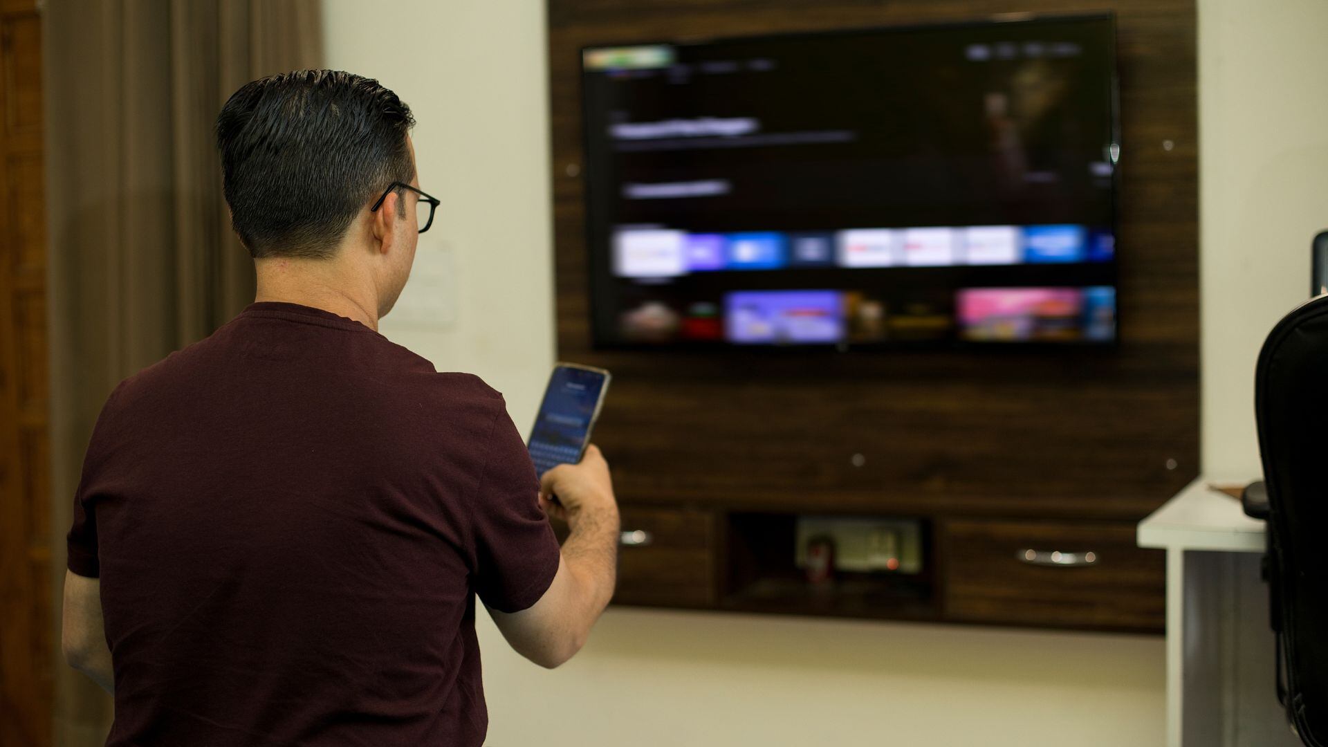 Conectar el celular al televisor es una opción práctica para quienes buscan proyectar contenido.