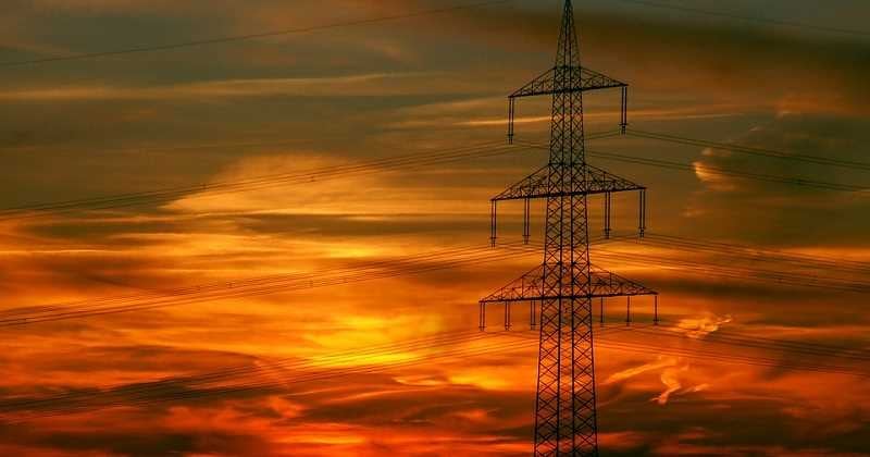 La principal restricción para activar la capacidad disponible podría provenir del abastecimiento energético, especialmente ante la intensidad del fenómeno de El Niño y el riesgo de racionamientos.