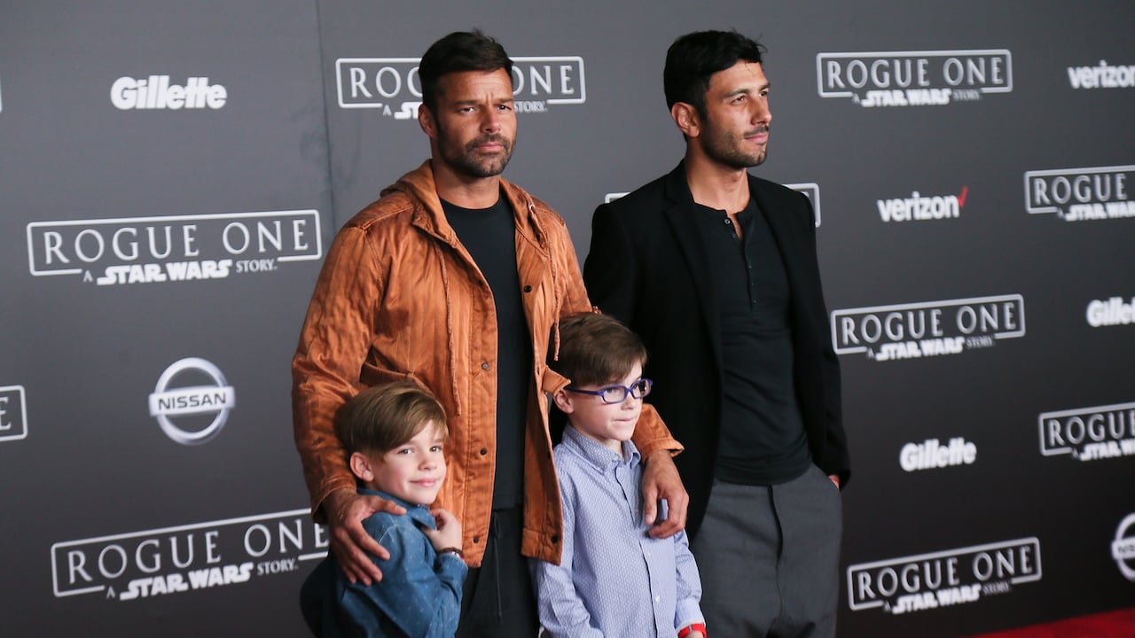 HOLLYWOOD, CA - DECEMBER 10: Recording artist Ricky Martin with sons and guest arrive at the premiere of Walt Disney Pictures and Lucasfilm's "Rogue One: A Star Wars Story" at the Pantages Theatre on December 10, 2016 in Hollywood, California. (Photo by David Livingston/Getty Images)