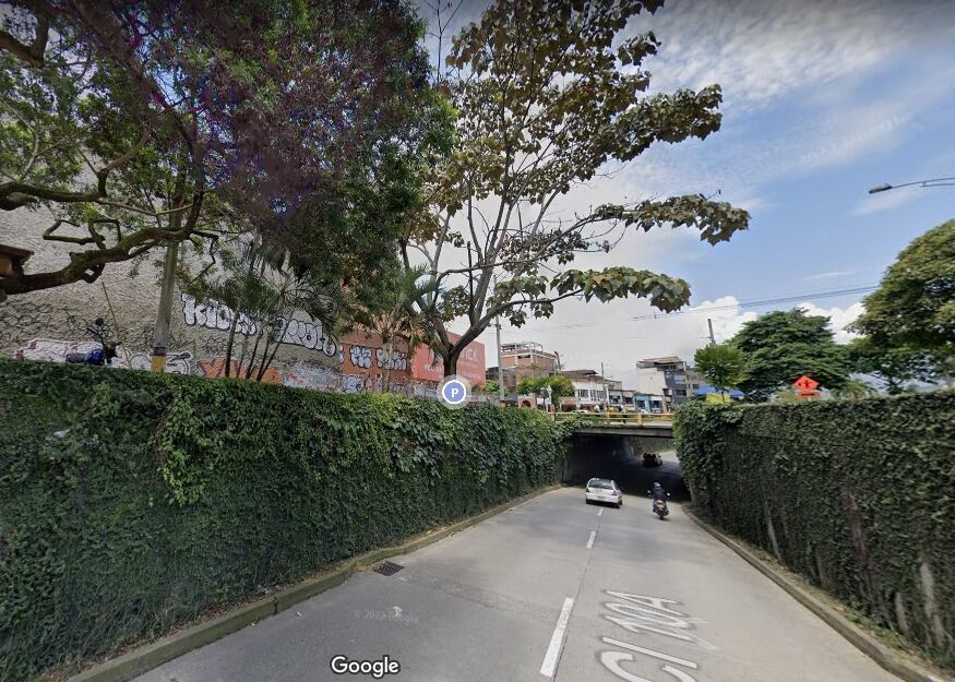 Puente vehicular en Poblado, Medellín.