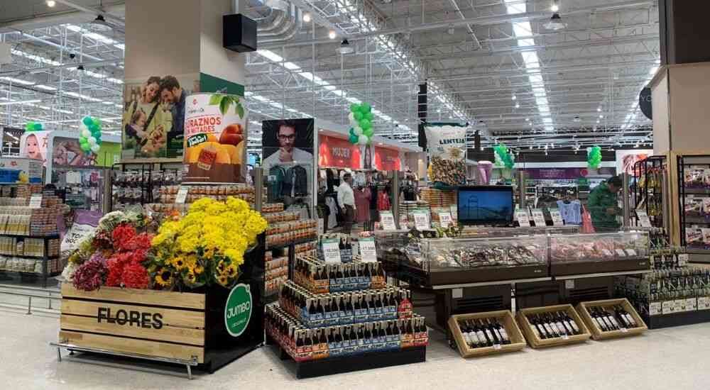 Cencosoud llegó al país hace poco más de una década, con una nueva propuesta de supermercados. 