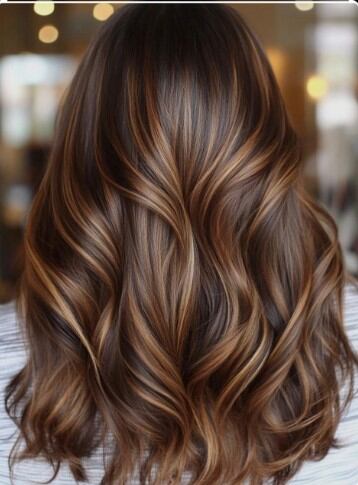 Las ondas naturales y los tonos miel  predominan en las tendencias.