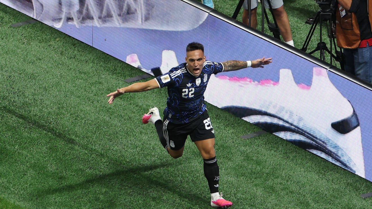 Lautaro Martínez celebrando el gol que llevó a Argentina a la final de la Copa del Mundo 2026.