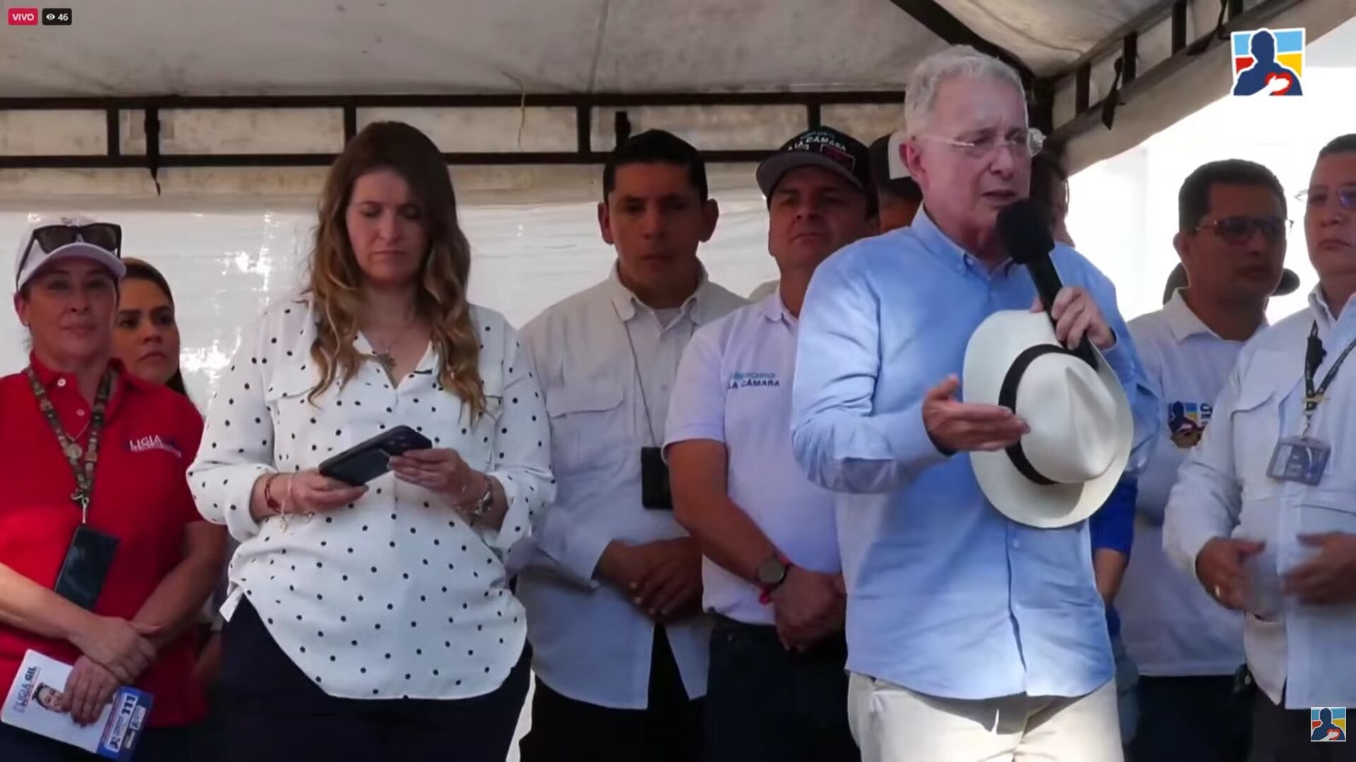 El expresidente Álvaro Uribe Vélez le dijo al presidente Gustavo Petro que se deben respetar los salarios de los empleados y bajar los impuestos a los empresarios.