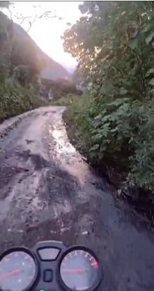 El derrame de crudo habría dejado afectaciones en una vía terciaria del municipio de Toledo.