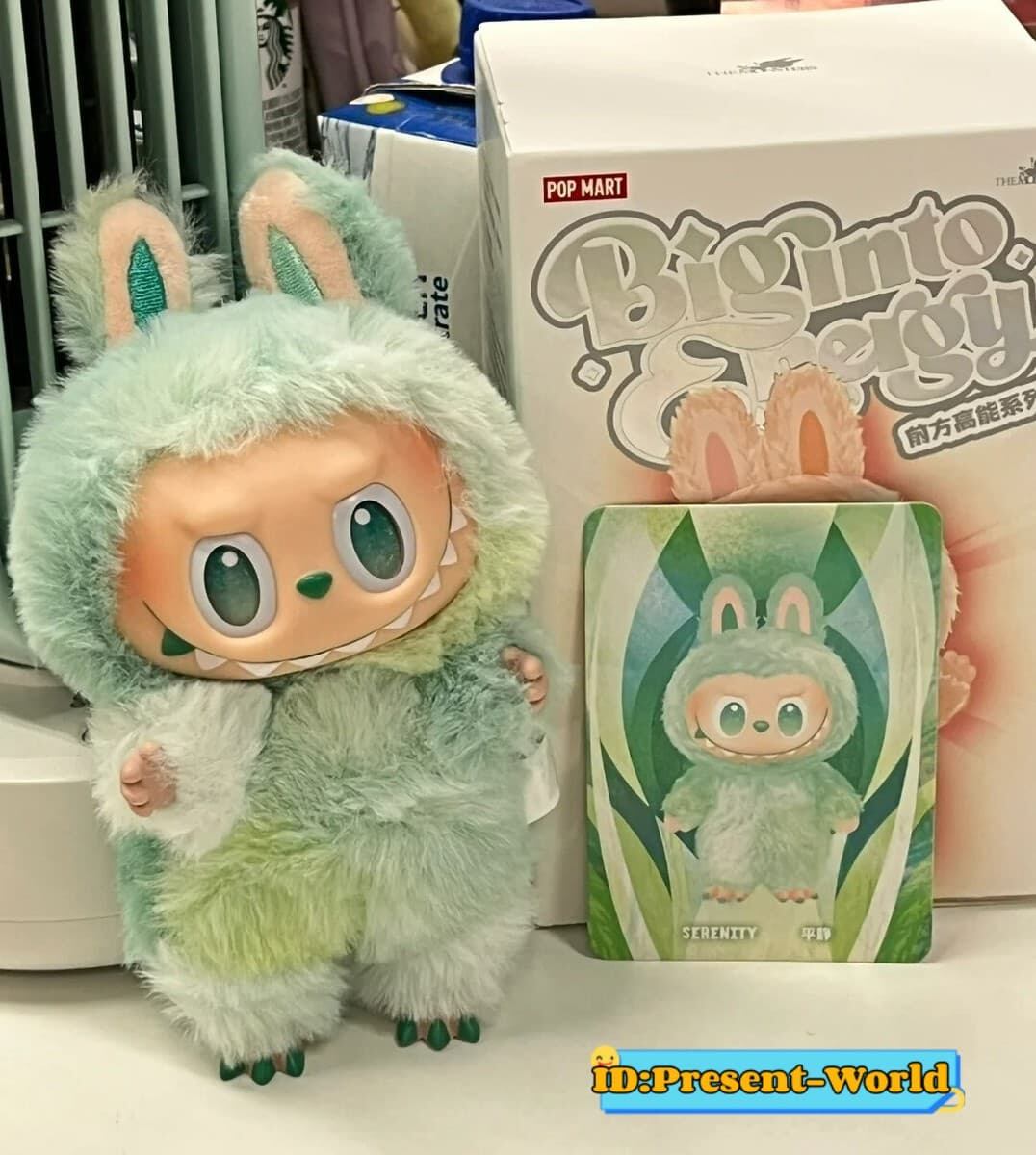 Caja de presentación de un muñeco Labubu de Pop Mart, parte del fenómeno de coleccionismo sorpresa.