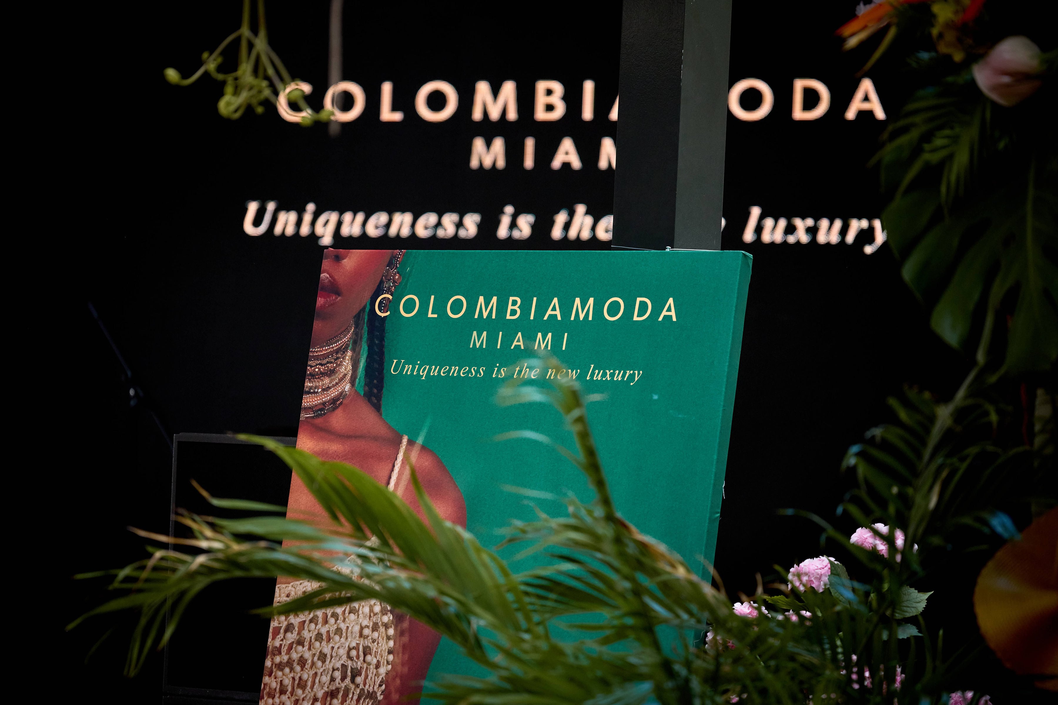 Colombiamoda Miami 2026 inició su tercera edición en Wynwood con una agenda que integra desfiles, pop up de marcas, experiencias de moda y bienestar, y espacios de relacionamiento estratégico, consolidándose como una de las principales plataformas de internacionalización para la moda colombiana en Estados Unidos