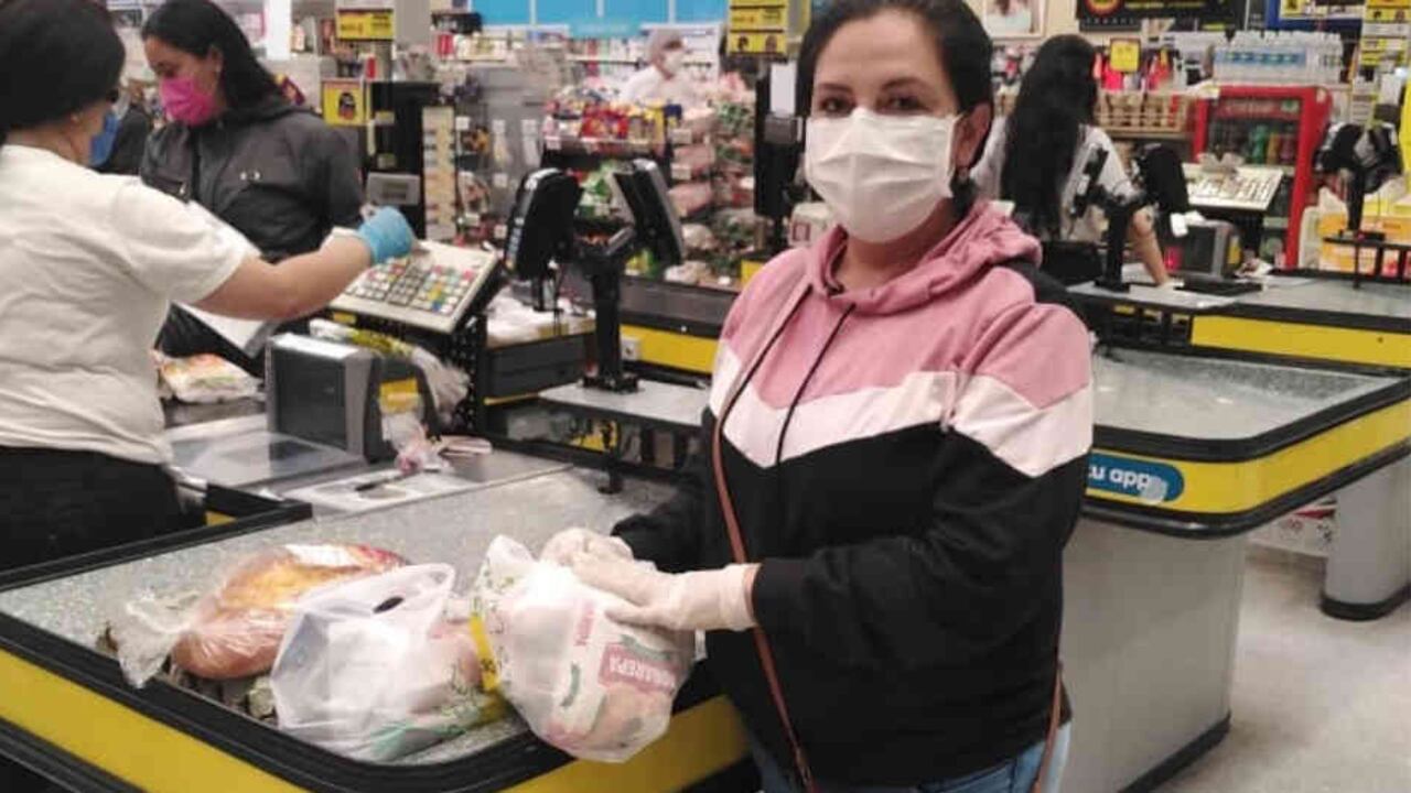 Hasta el 27 de abril la Secretaría de Educación ha asignado 684.817 bonos alimentarios (el 97 % de las solicitudes) y ha entregado 20.234 canastas de alimentos para preparar en casa para la población rural.