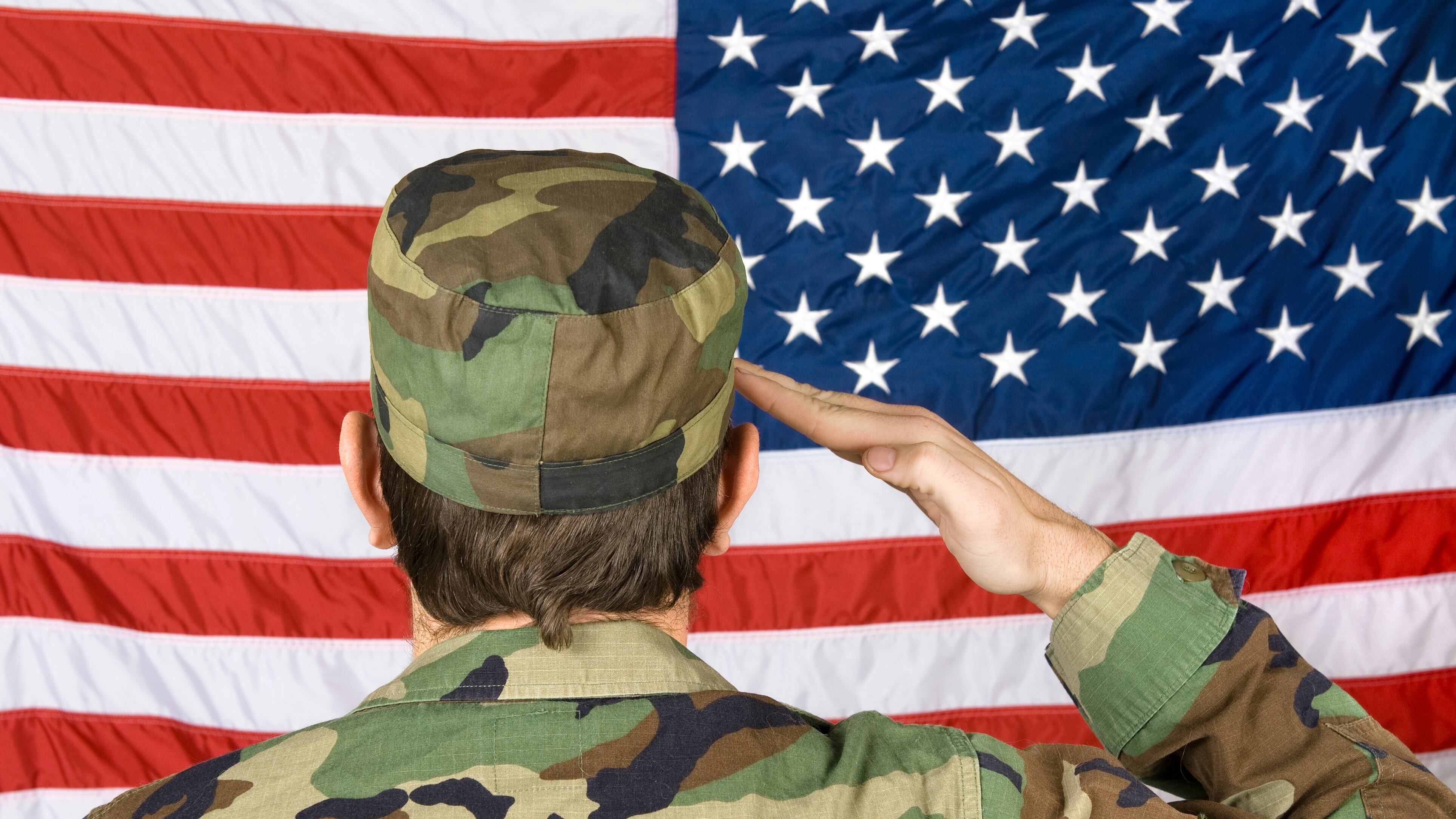 De acuerdo a la Ley de Inmigración y Nacionalidad, una de las formas de conseguir la ciudadanía americana es siendo parte de las Fuerzas Armadas de Estados Unidos