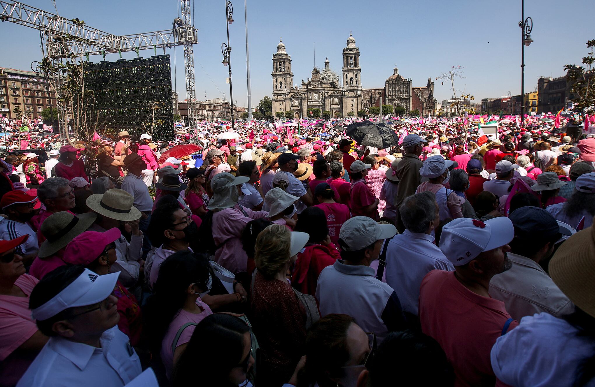 En imágenes : Miles de personas protestan en el Zócalo de la Ciudad de México