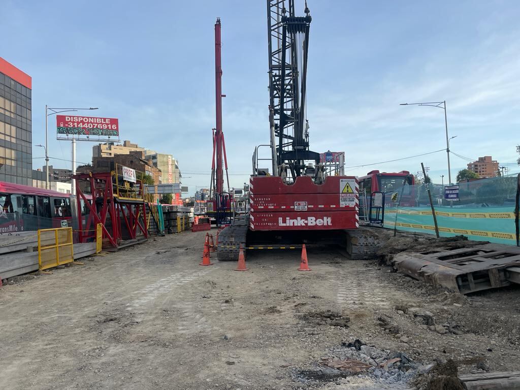 Esta obra emplea actualmente a 520 personas de mano de obra calificada y no calificada.