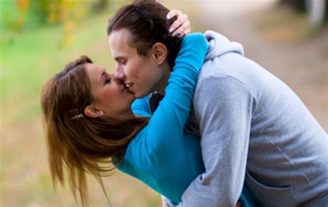  La belleza facial, lejos de depender de la simetría, se vincula a rostros comunes dentro de cada cultura, según un amplio estudio internacional.