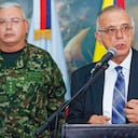 Desde que llegó al cargo, el ministro de Defensa, Iván Velásquez, empezó a debilitar la inteligencia del Ejército con la barrida de uniformados.