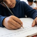 Estudiantes de Jamundí toman clases virtuales desde sus hogares tras los incidentes de seguridad en la zona rural.