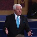 El predicador estadounidense Jesse Duplantis les exige a sus fieles colaborar monetariamente con la iglesia.