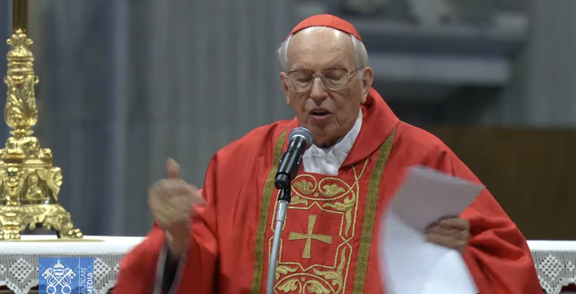 "Entre las tareas del sucesor de Pedro está el hacer crecer la comunión", señala el cardenal Re en la homilía. Foto: Vatican News