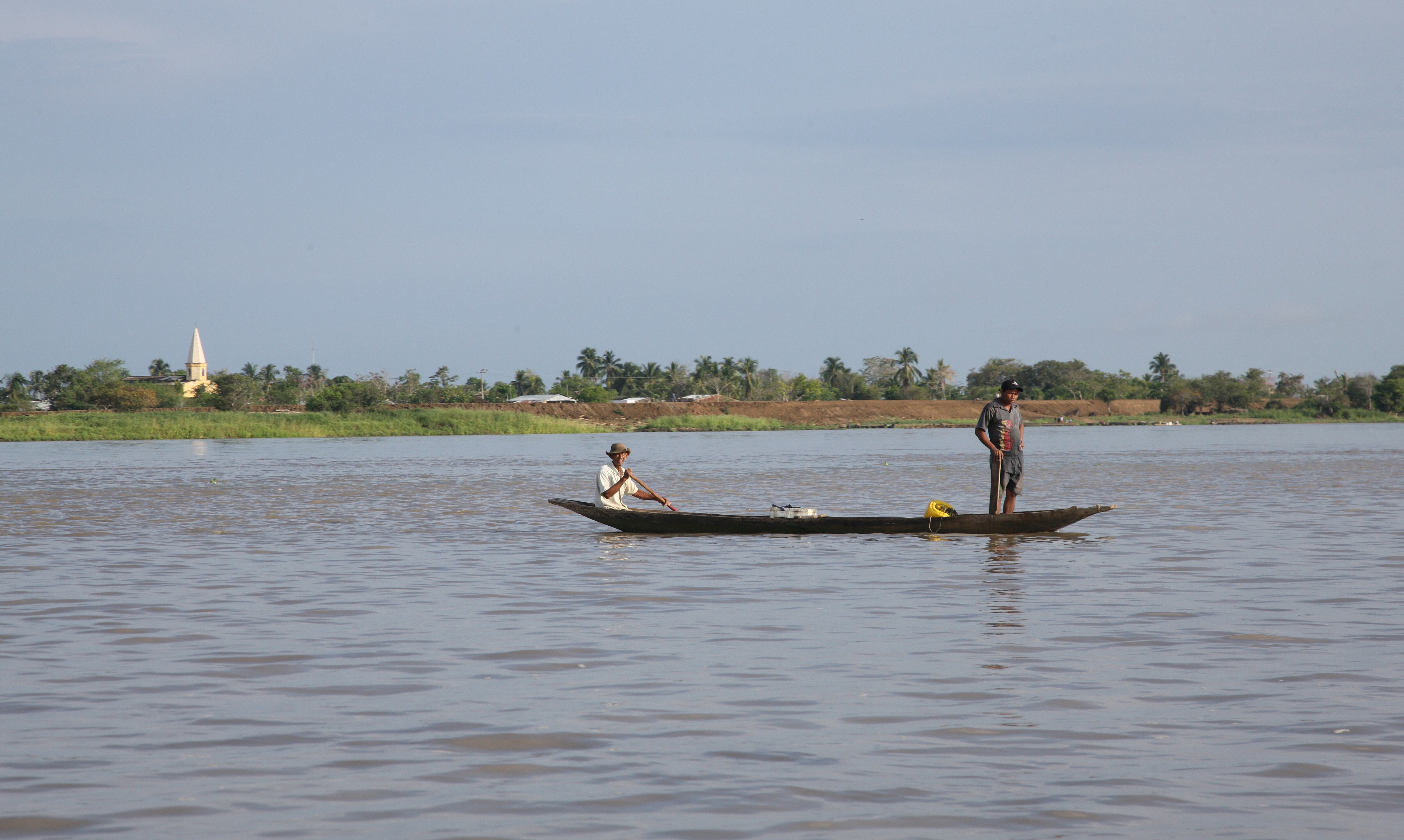 Comunidades de La Mojana, en el Caribe colombiano, participan en iniciativas para mejorar el acceso al agua y proteger los humedales de la región.