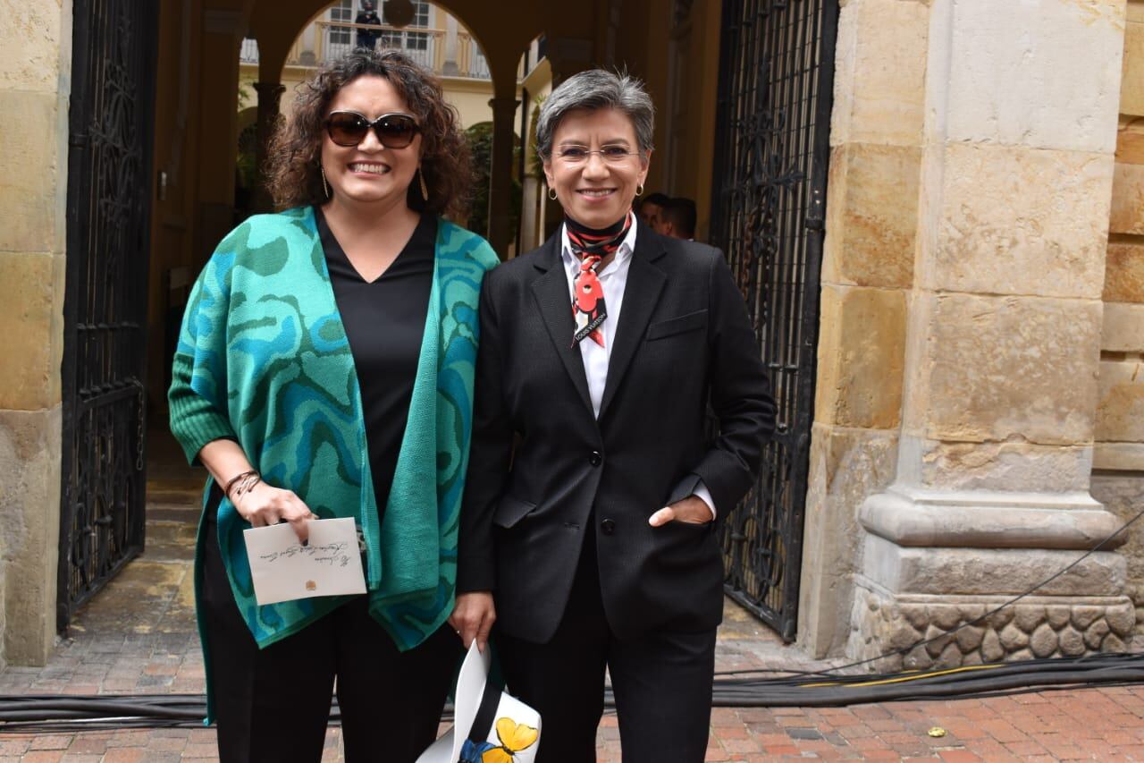 Claudia López y Angelica Lozano en la Posesión del Presidente Gustavo Petro