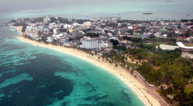 Ahora Nicaragua, con China como aliado, busca además de los 75.000 kilómetros que le adjudicó la Corte, expandir su plataforma continental más allá de las 200 millas. No ha dejado de tener a San Andrés en la mira. 