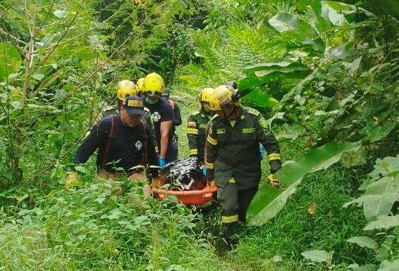 El cuerpo de Bomberos de la ciudad rescató el cuerpo.