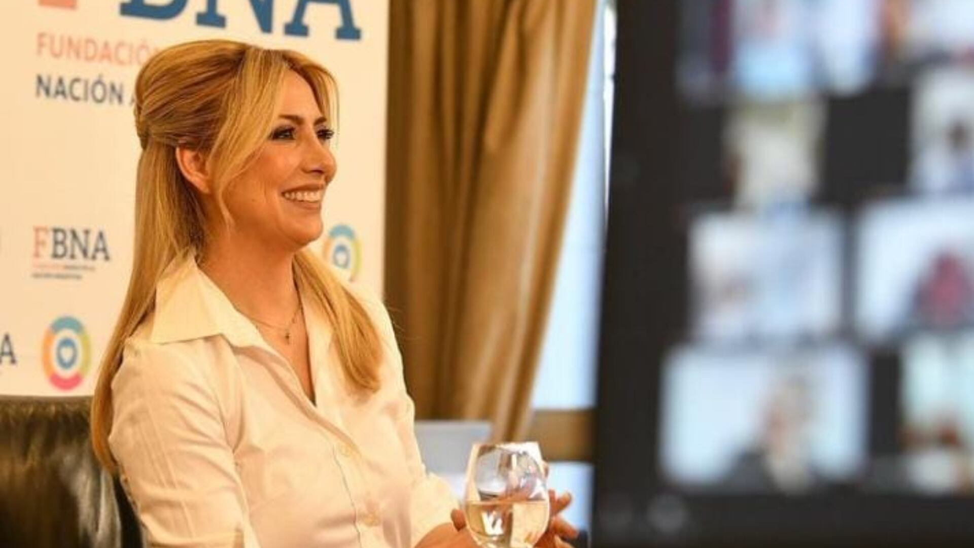 Imagen de redes sociales de @fabiolaoficialok