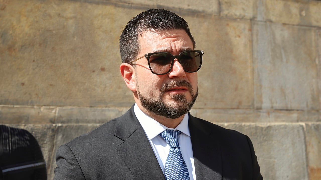 El representante Juan Carlos Wills es investigado en la Corte Suprema, donde lo defiende el abogado Wilson Andrés Cadena Gómez, el mismo que fue contratado en la Comisión de Acusación, de la que forma parte Wills.