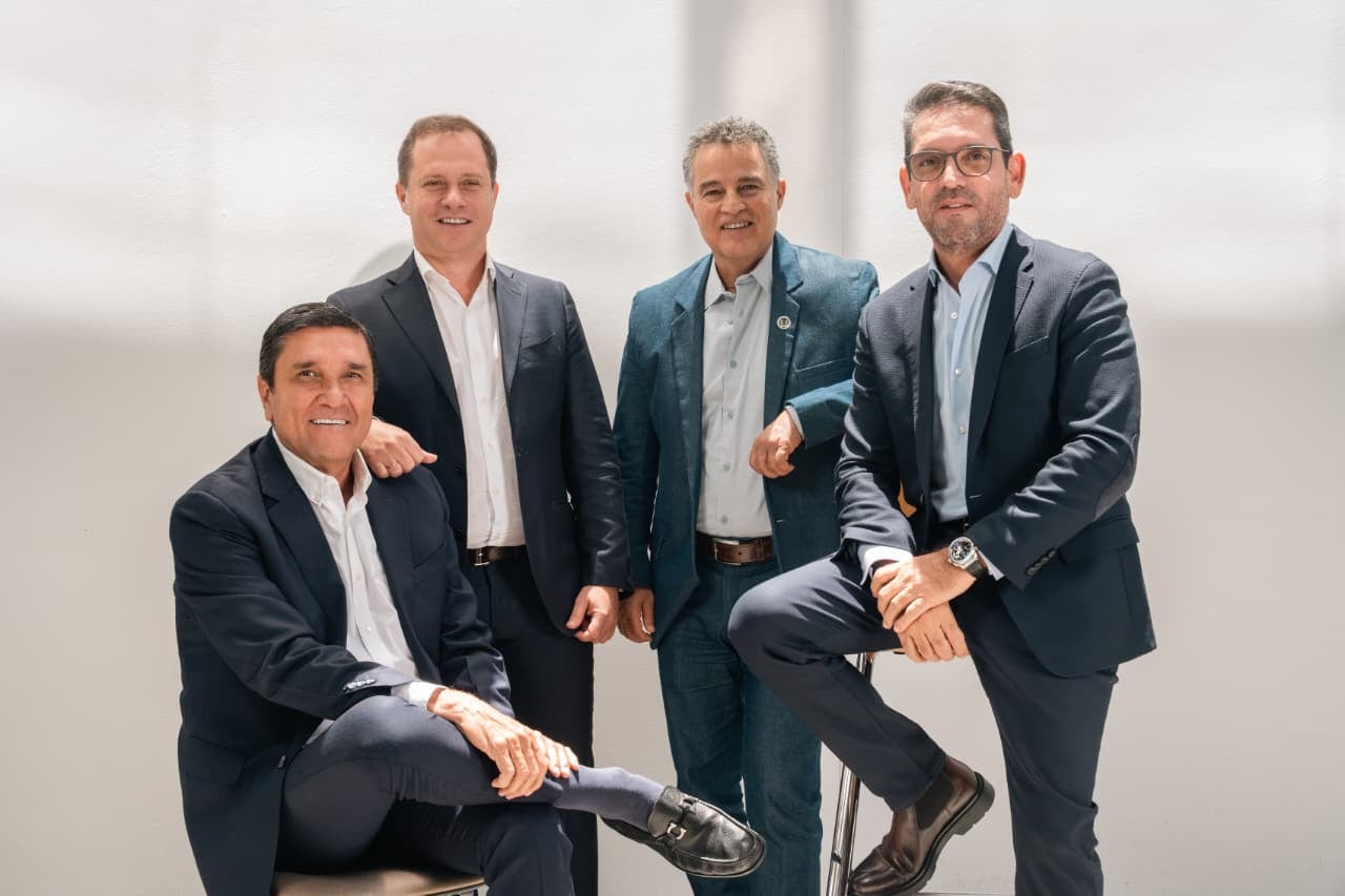 Candidatos de la coalición La Fuerza de las Regiones.