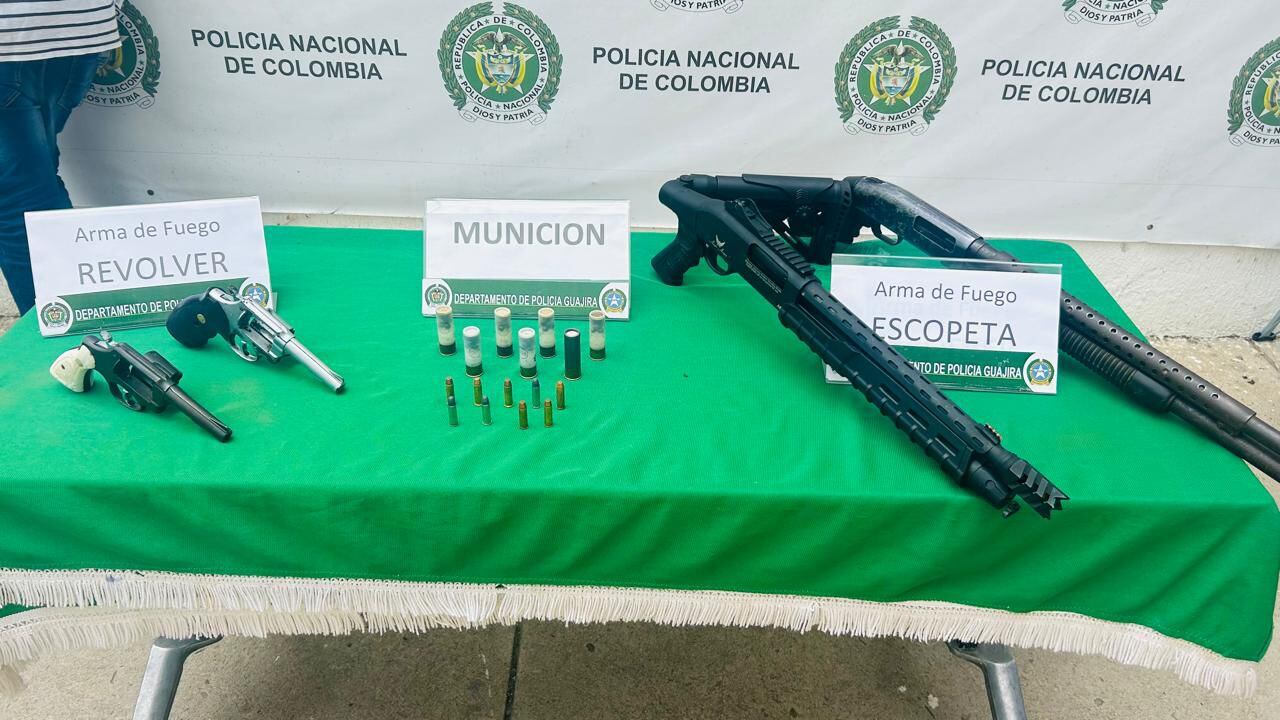 Armas decomisadas en el operativo.