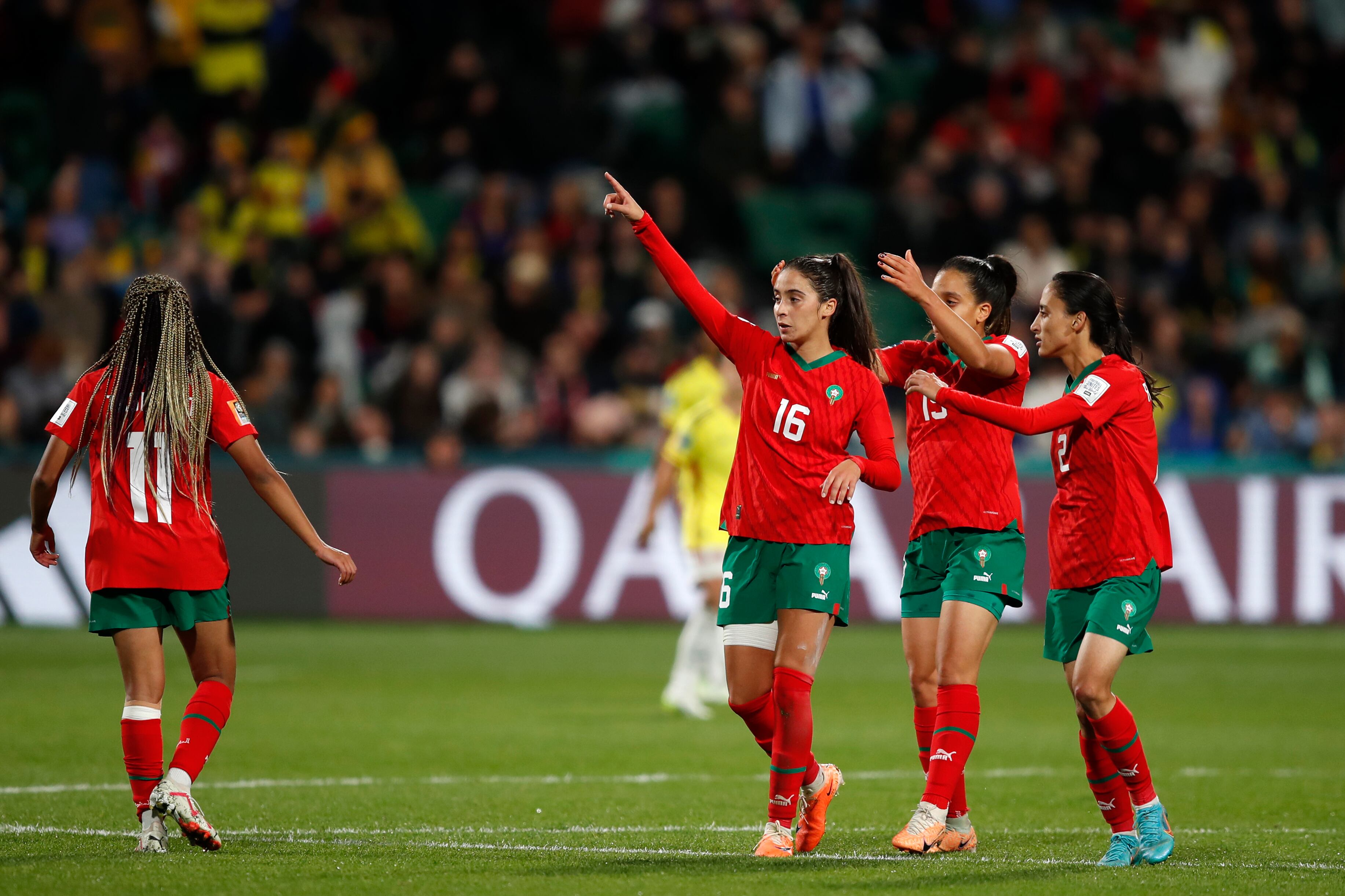 Anissa Lahmari celebra su conversión contra Colombia.