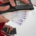 Foto de referencia sobre monedas y billetes colombianos