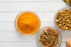 Manzanilla y cúrcuma