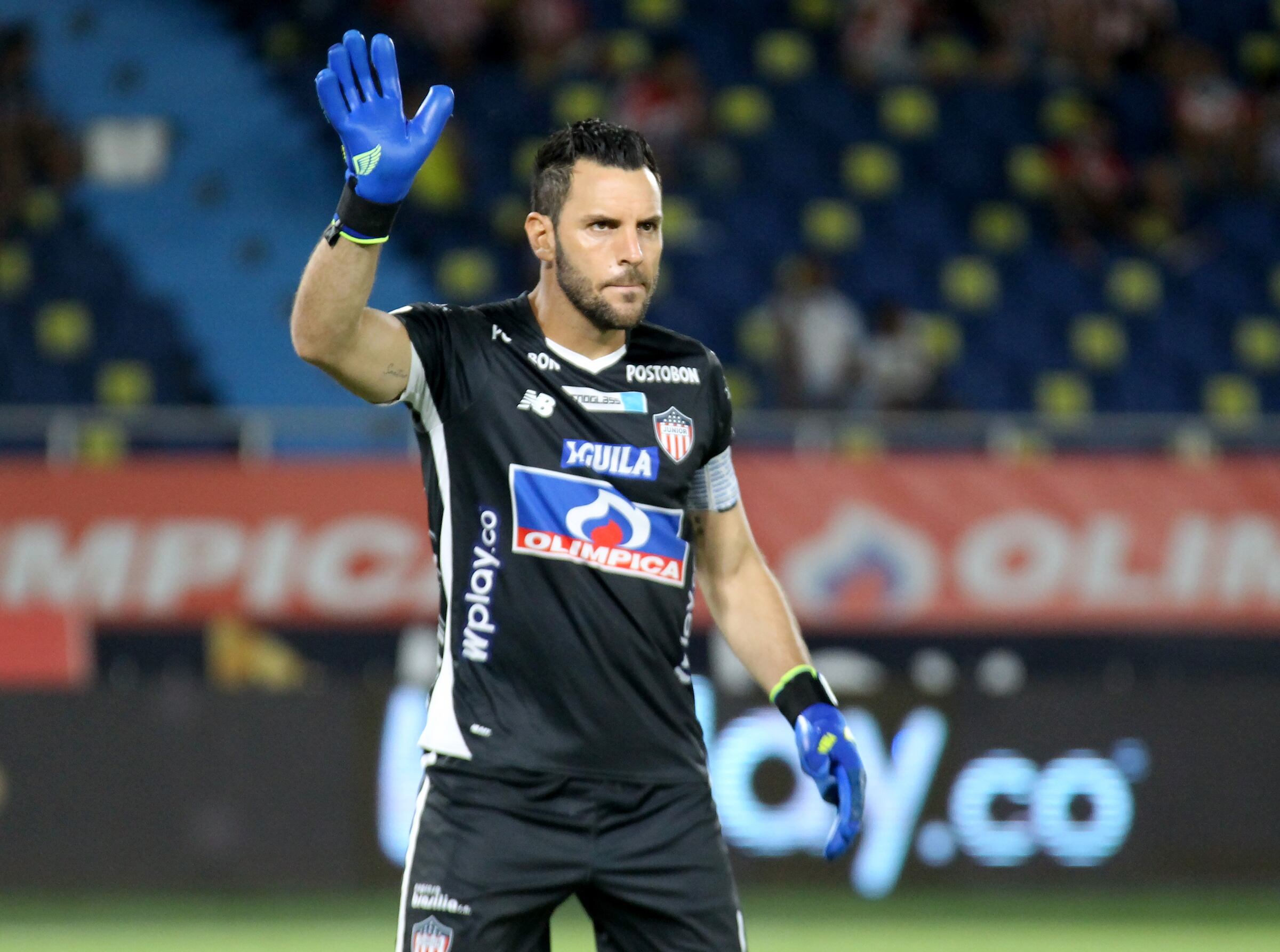 BARRANQUILLA - COLOMBIA, 08-08-2021: Sebastian Viera de Atletico Junior, en accion durante partido entre Atletico Junior y Deportes Tolima de la fecha 4 por la Liga BetPlay DIMAYOR II 2021 jugado en el estadio Metropolitano Roberto Melendez de la ciudad de Barranquilla. / Sebastian Viera of Atletico Junior, in action during a match between Atletico Junior and Deportes Tolima of the 4th date for the BetPlay DIMAYOR II 2021 League played at the Metropolitano Roberto Melendez Stadium in Barranquilla city. / Photo: VizzorImage / Jesus Rico / Cont.