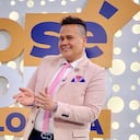 El periodista hizo el anuncio durante una emisión en vivo.