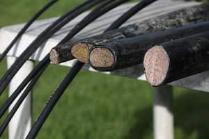 La localidad de Puente Aranda se convirtió en la primera de la capital del país en estar libre de cable de cobre.