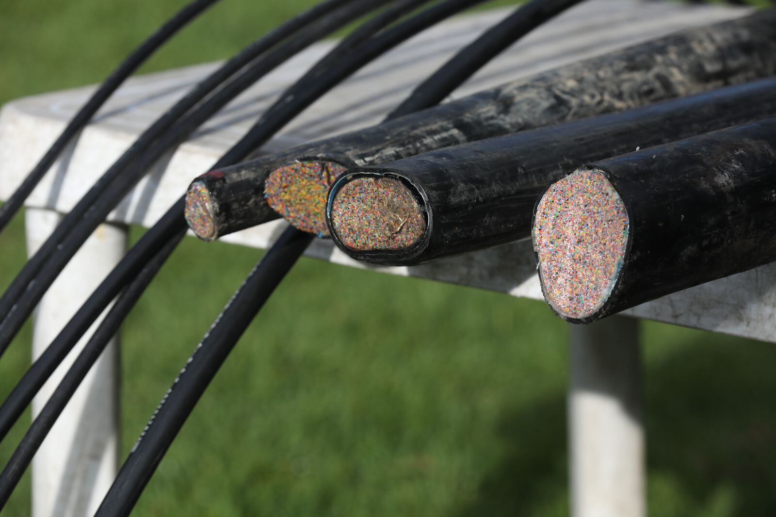 La localidad de Puente Aranda se convirtió en la primera de la capital del país en estar libre de cable de cobre.