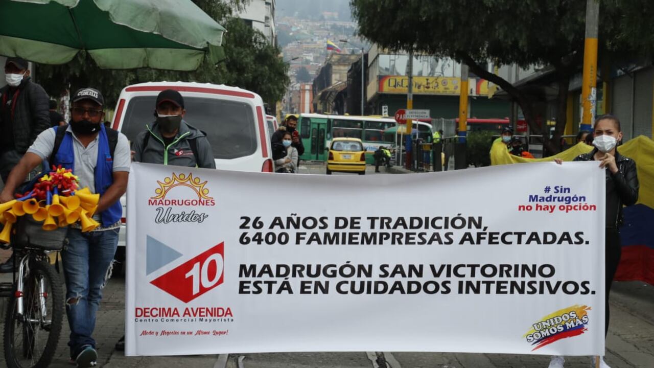 Protestas en San Victorino exigiendo apertura de madrugón en su horario habitual