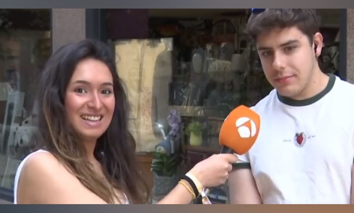 Las redes sociales se han solidarizado con la reportera, y advierten que la cara de la periodista 'lo dice todo', frente a la indignación que genera el hecho.