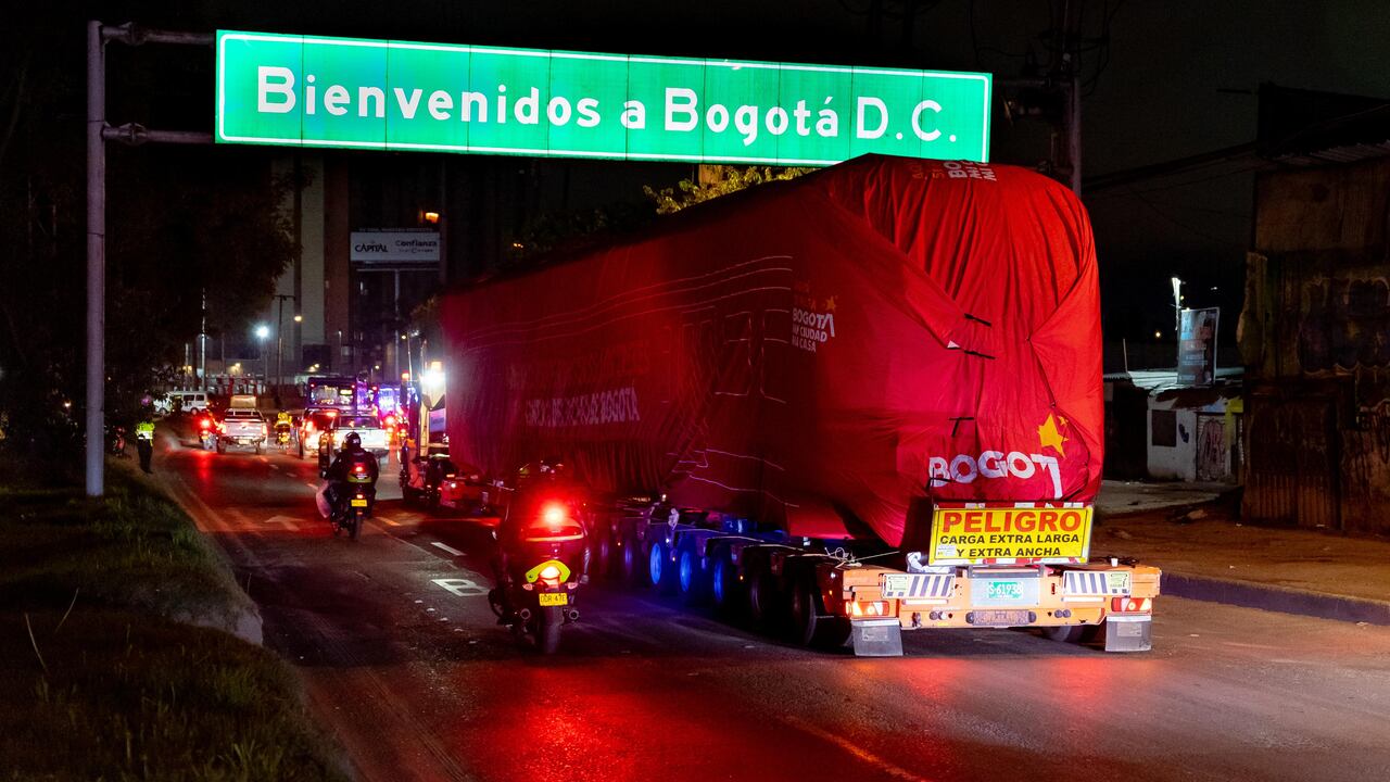 Ya están en Bogotá los seis vagones del primer tren del metro de Bogotá.