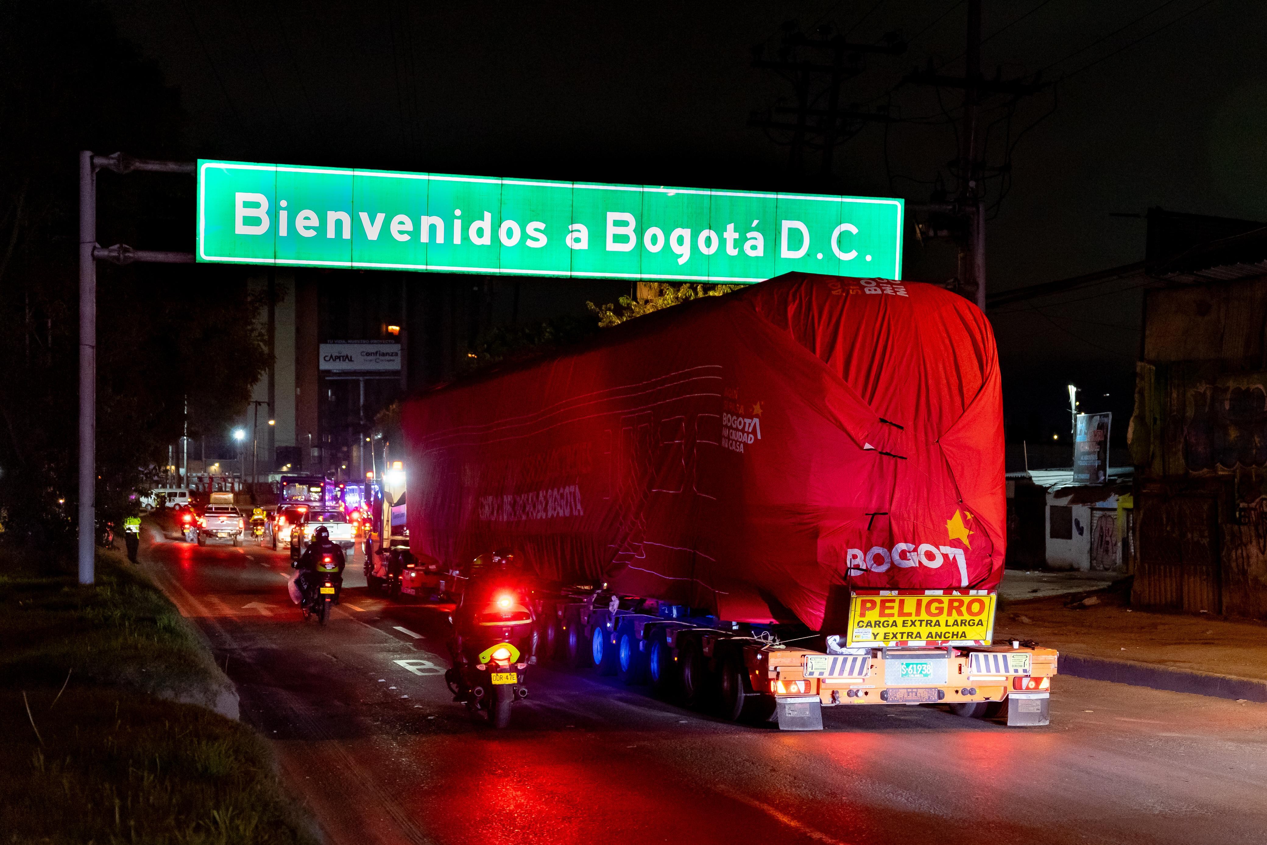 Ya están en Bogotá los seis vagones del primer tren del metro de Bogotá.