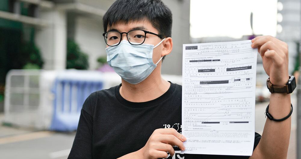 Indignación absoluta. La decisión sobre el caso de Breonna Taylor, una afroestadounidense que murió a tiros en su cama durante un procedimiento policial en marzo, enfureció a familiares y ciudadanos que se tomaron de nuevo las calles de Louisville, Kentucky. El juez del caso solo imputó a uno de los tres policías involucrados, pero por causar “peligro injustificado en el operativo” y no por asesinato.