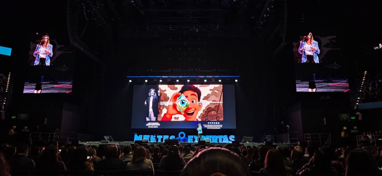 Conferencia Marian Rojas-Estapé en el Movistar Arena de Bogotá el 22 de octubre de 2025