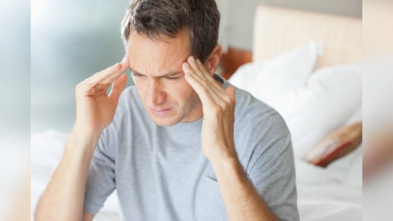 Cereales, frutos secos y galletas sin sabor son algunos de los alimentos que recomiendan consumir los expertos cuando se tiene migraña. Foto: Getty Images.