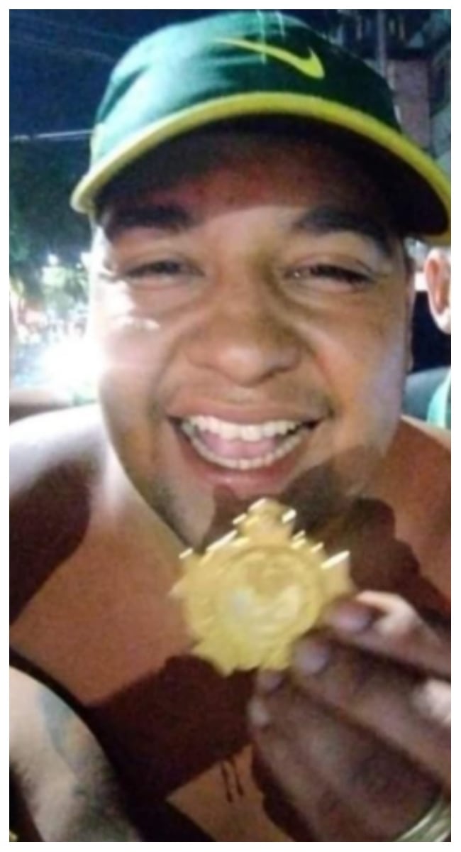 Juan Sebastián Luna hincha que robó la medalla a Carlos Henao