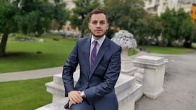 Camilo Delgado Díaz ha proyectado su voz en los más importantes escenarios de música clásica del mundo y ha ganado importantes concursos como el Voci Olimpiche en Italia.