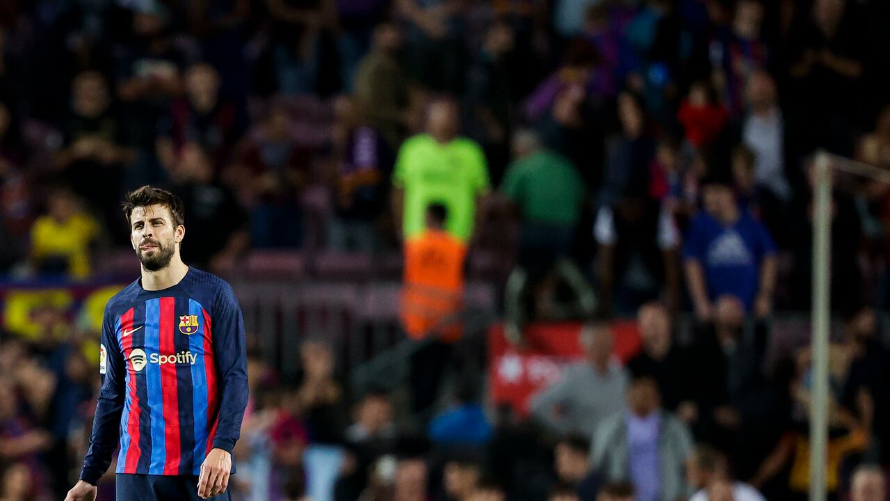BARCELONA, SPAIN - OCTOBER 20: Gerard Pique of FC Barcelona during the La Liga Santander match between FC Barcelona v Villarreal at the Spotify Camp Nou on October 20, 2022 in Barcelona Spain (Photo by David S. Bustamante/Soccrates/Getty Images)